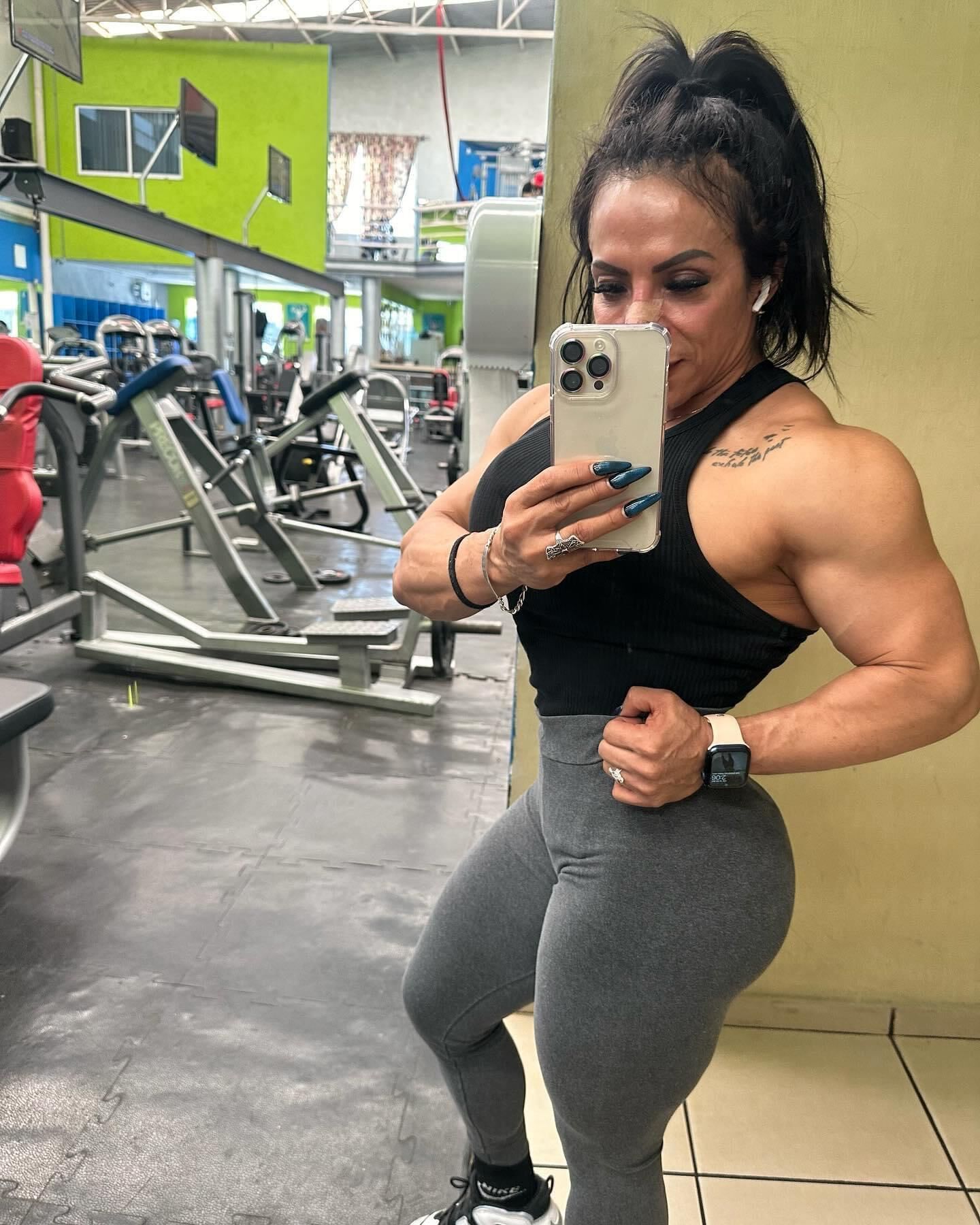 Random Muscle Girls 