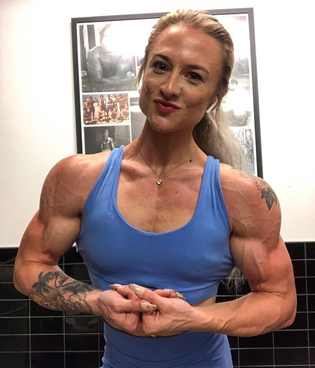 Chicas musculares al azar