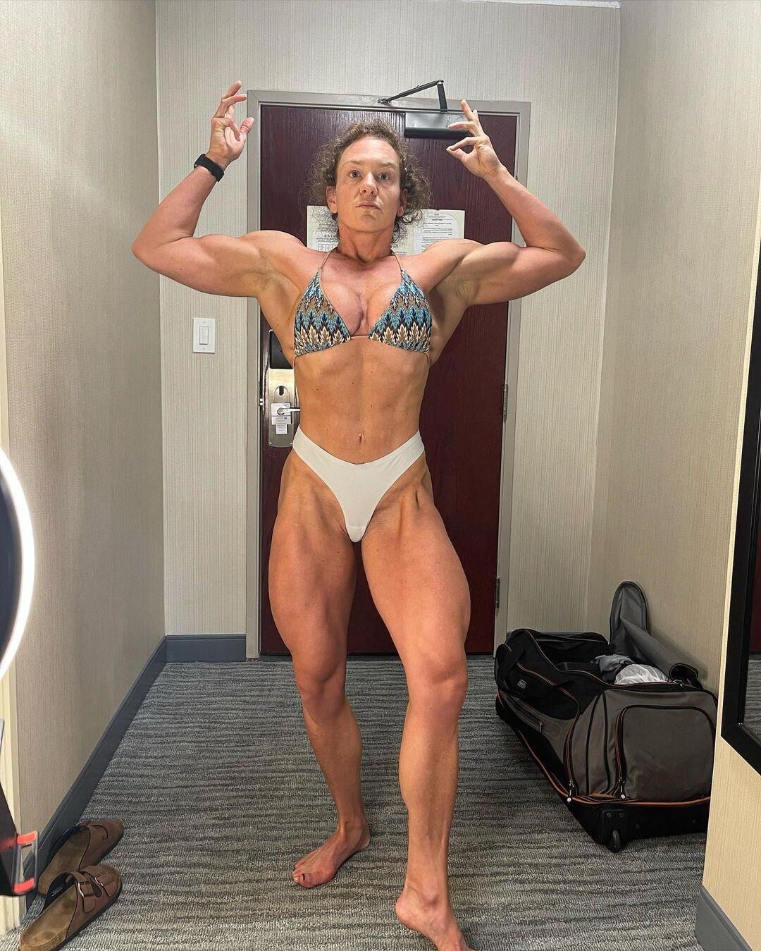 Random Muscle Girls 