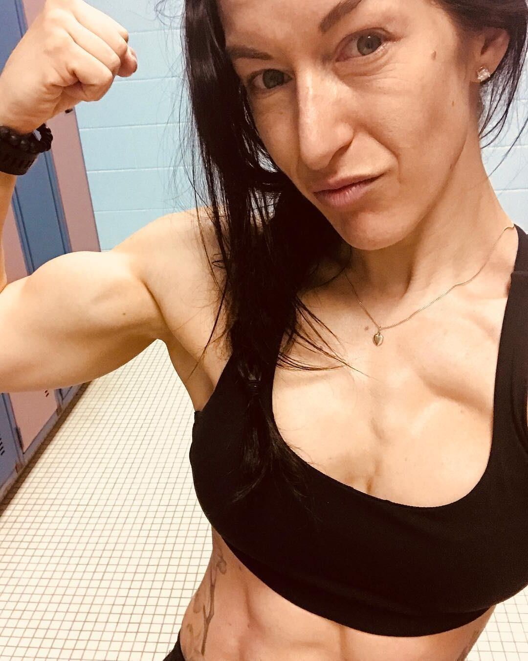 Chicas musculares al azar
