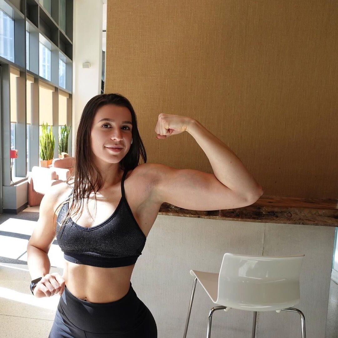 Chicas musculares al azar