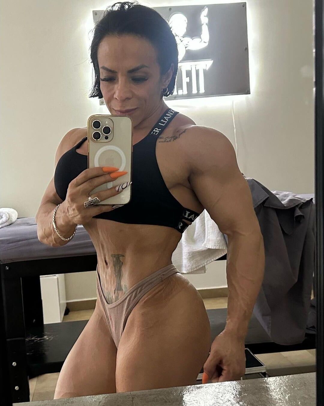 Random Muscle Girls 