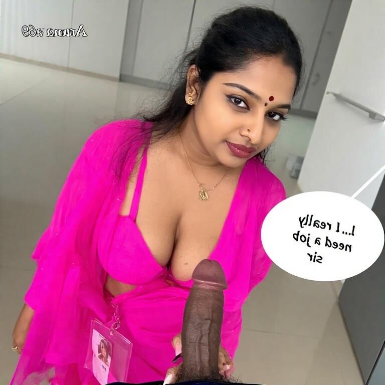 INDIAN DESI SLUT ON HER KNEES KEEPING HER JOB