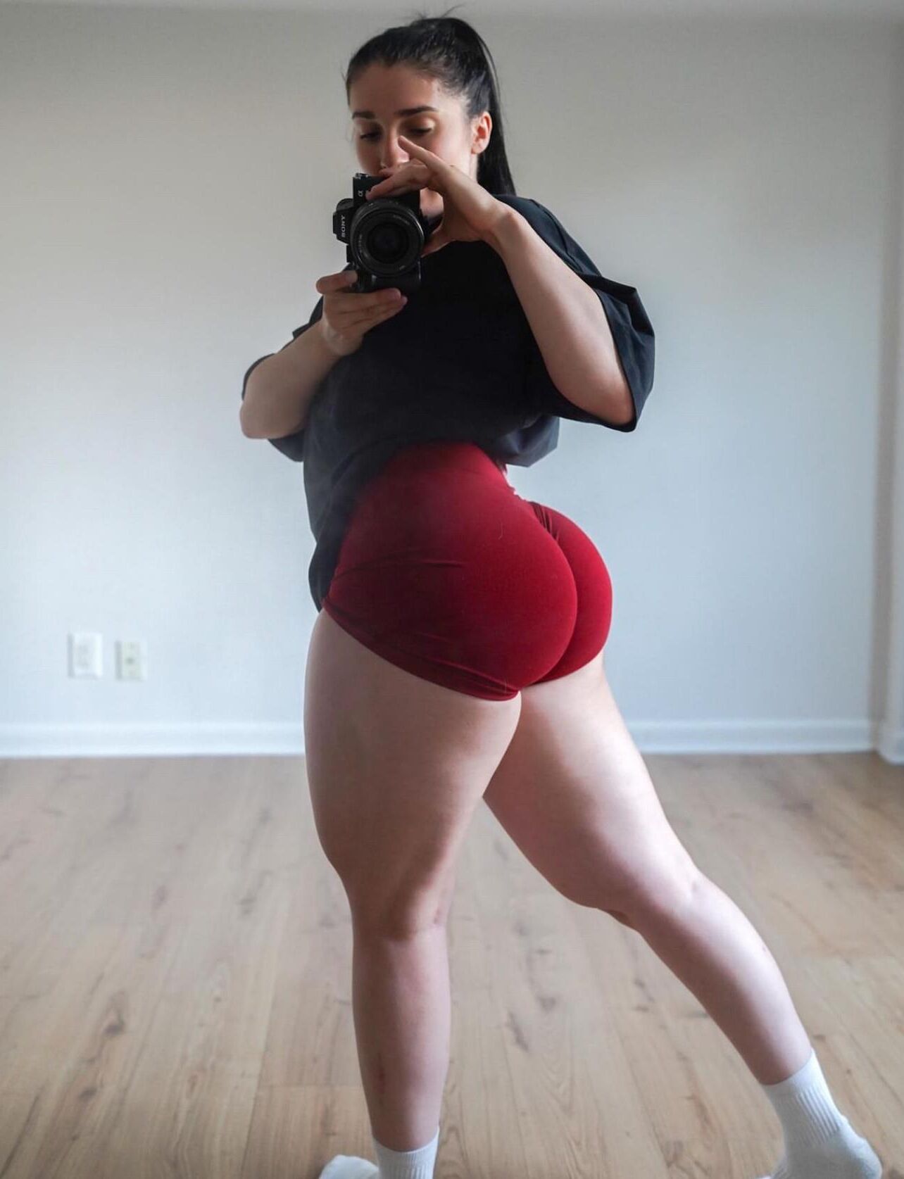 Muscle Girls Thicc and Powerful