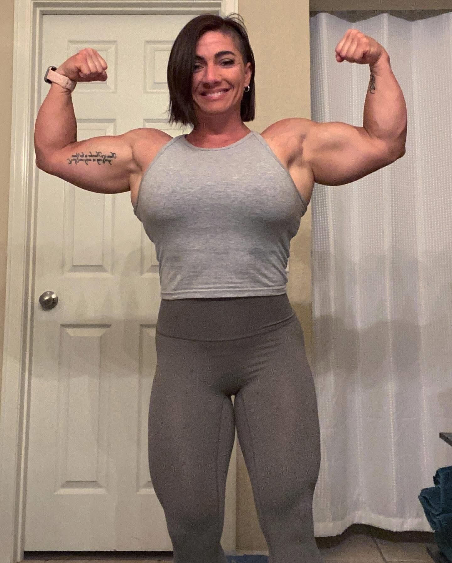 Muscle Girls Thicc and Powerful