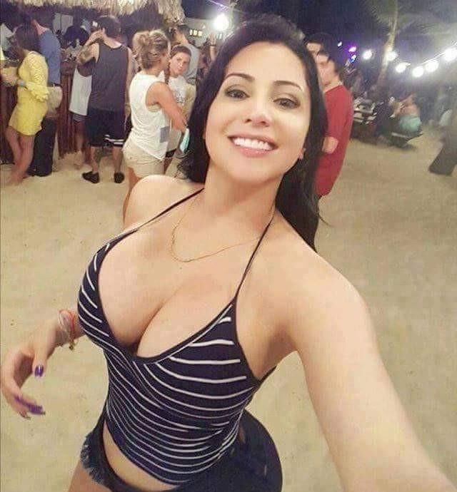 Por favor, me amarre com a edição MILF VIII