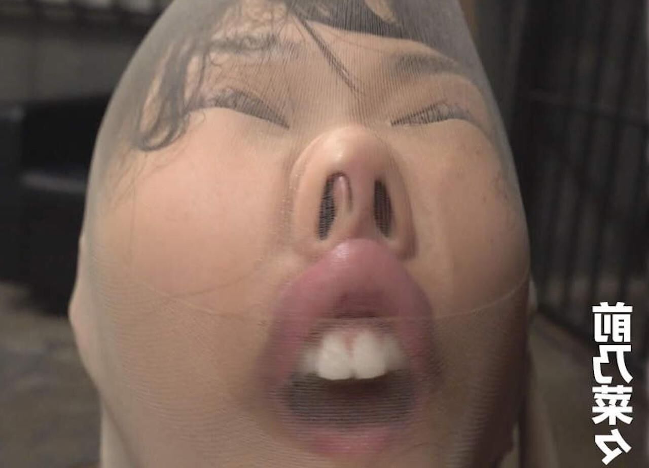 歪んだ顔