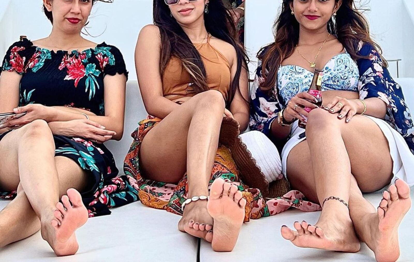 Legs for days