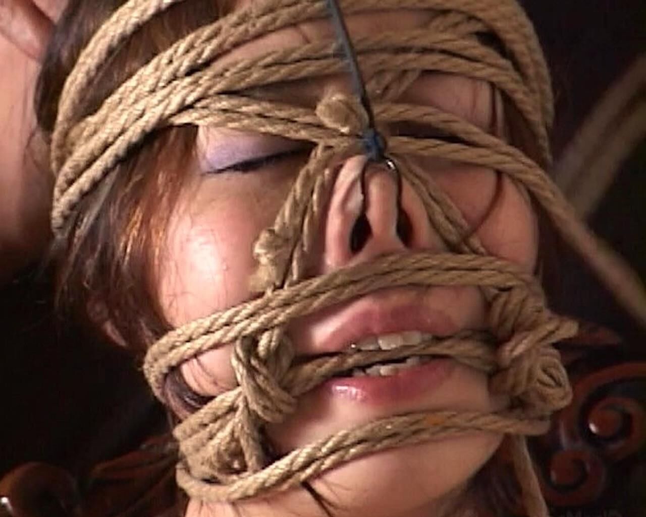 歪んだ顔
