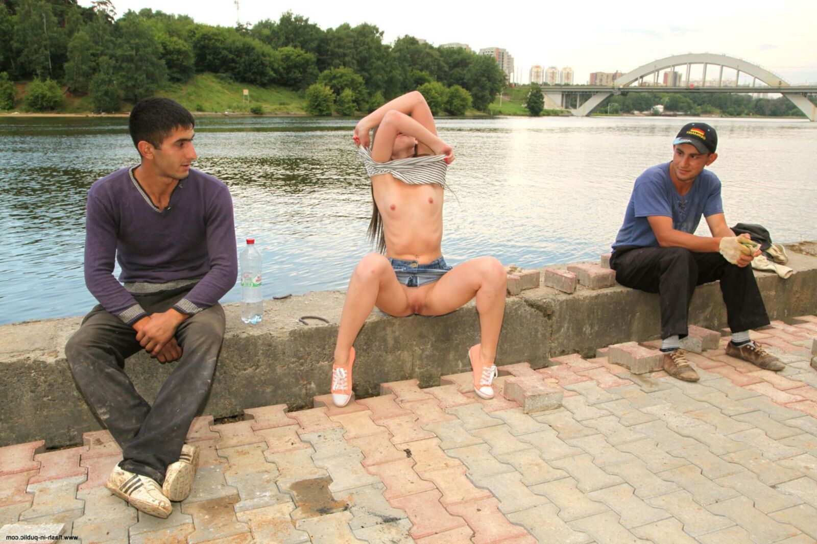 Yuliana B en el río