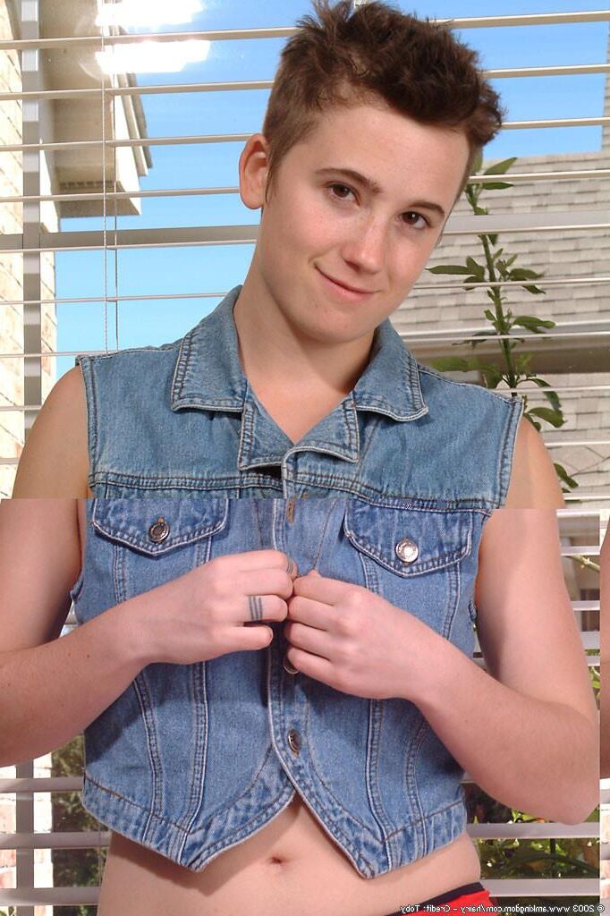 Волосатая красота Tomboy Caitlin