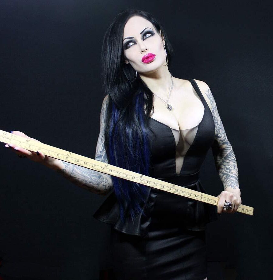 Dominatrix 