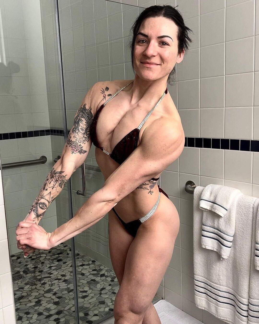 Random Muscle Girls 