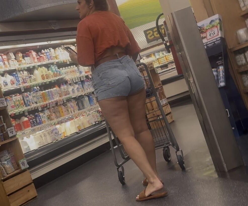 Candid Big Ass Babe Cheeks Peeking Jean Shorts