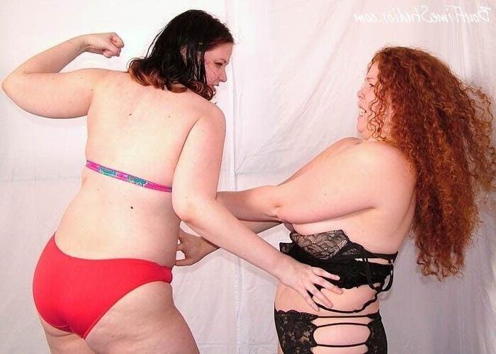 ジェールトップレスレスリング