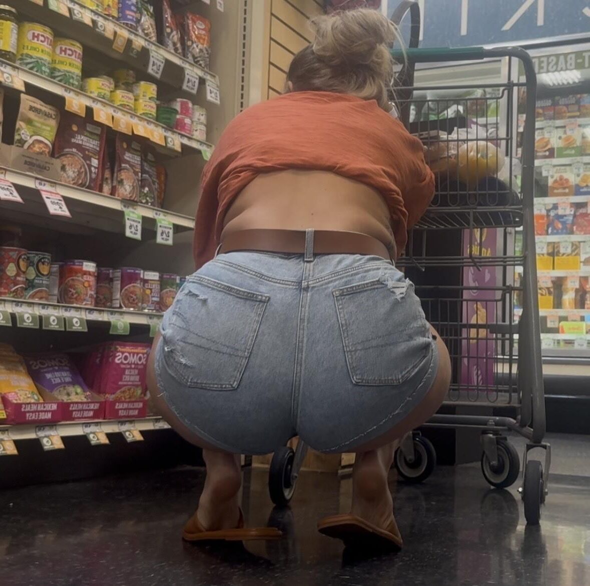 Candid Big Ass Babe Cheeks Peeking Jean Shorts